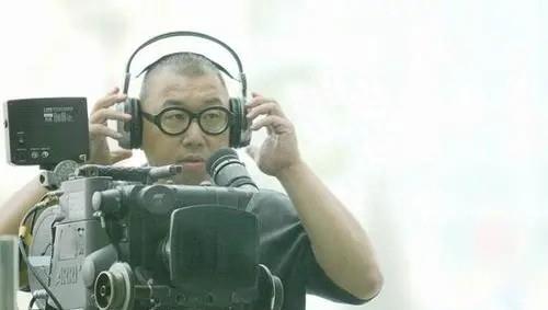 清纯的脸狂野的心,在男人堆里游刃有余,“装纯玉女”金莎现形记