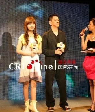 清纯的脸狂野的心,在男人堆里游刃有余,“装纯玉女”金莎现形记