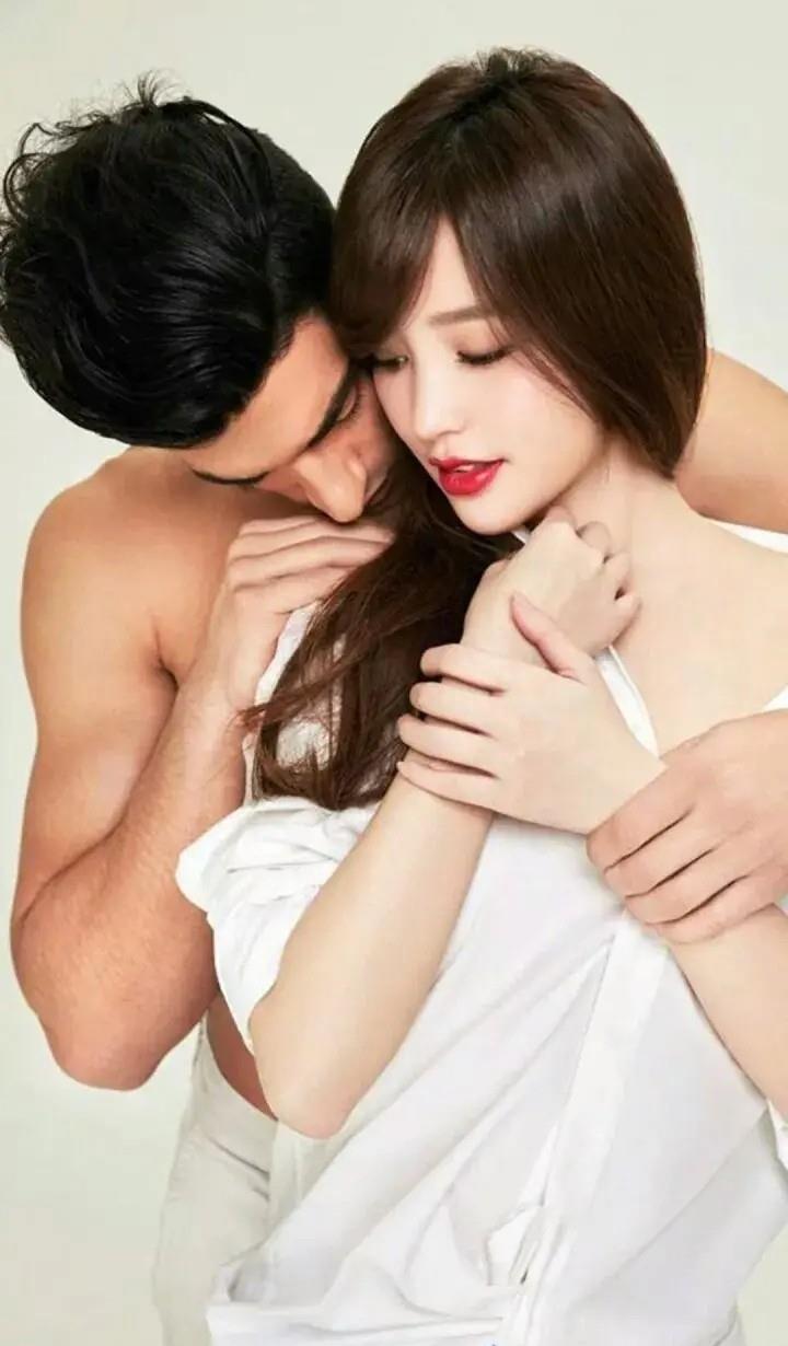 清纯的脸狂野的心,在男人堆里游刃有余,“装纯玉女”金莎现形记