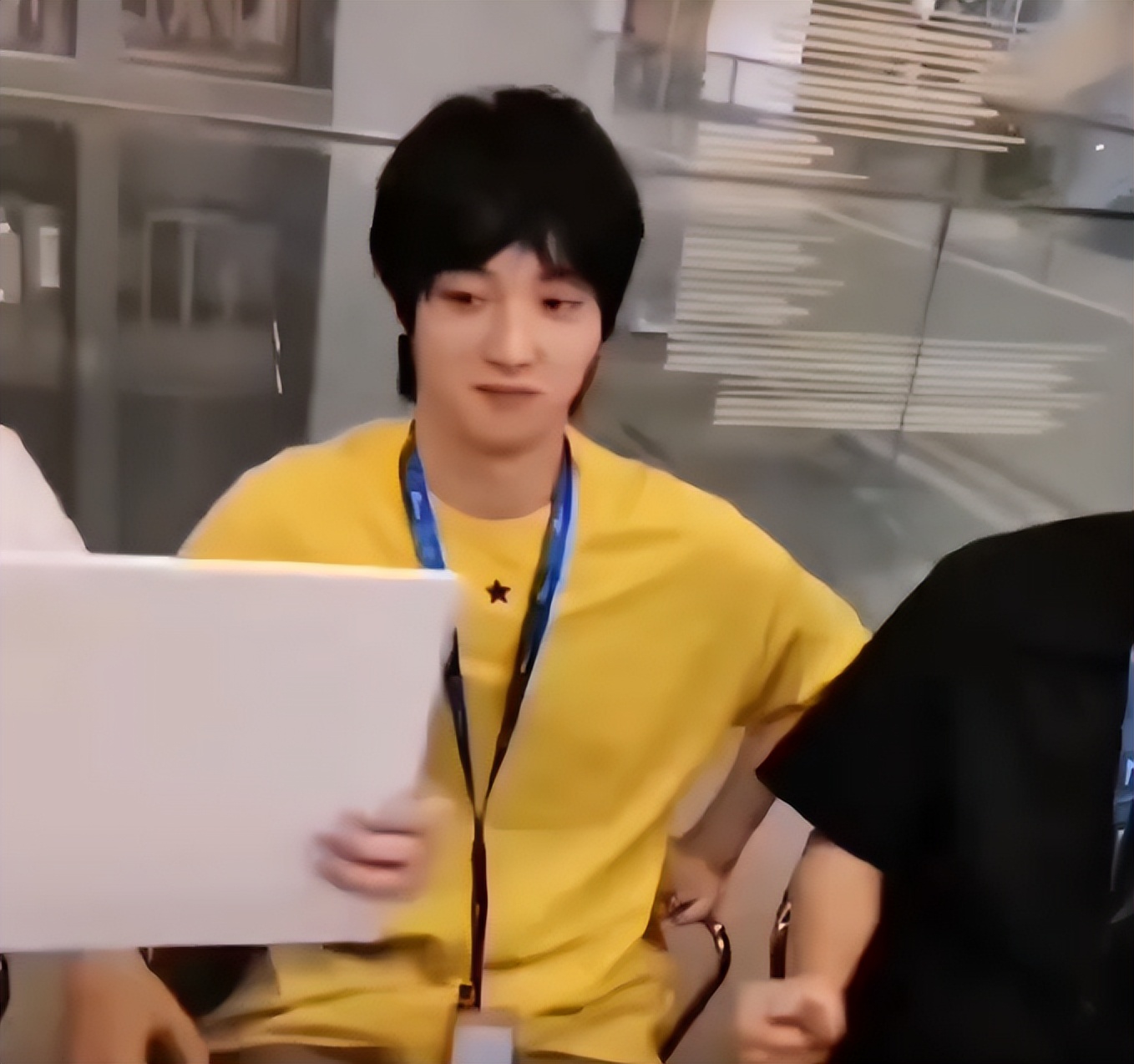 绝望的文盲能演好戏吗?央视网下场痛批,内娱遮羞布终被揭开!