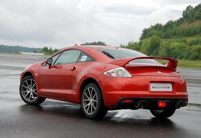 想入手廉价二手跑车，别只盯着酷派了，这台三菱其实更加合适！-