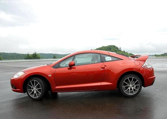 想入手廉价二手跑车，别只盯着酷派了，这台三菱其实更加合适！-