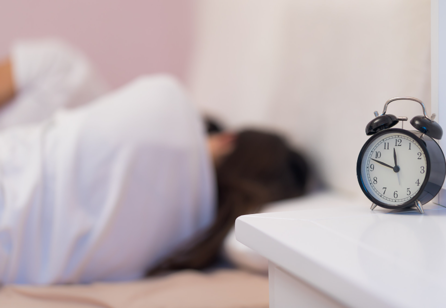 早上到底几点起床最健康？不是5点也不是7点，50岁以上最好看看