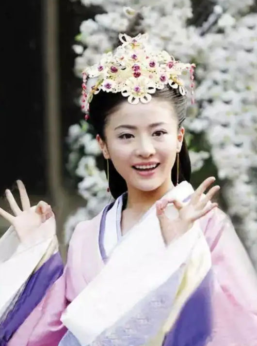 神似张柏芝的贡米跑去整容了!曾经的神颜如今模样大变,让人唏嘘