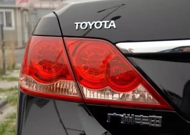 4万买了台08年的丰田凯美瑞二手车，车主：车子真的开不坏！-