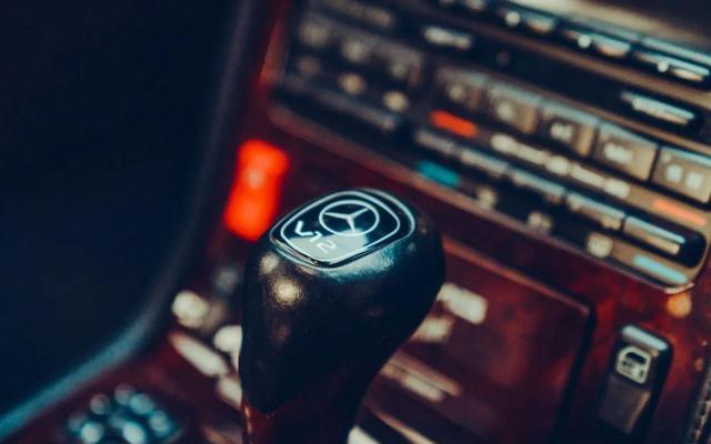 再快的86也追不上!这部奔驰S600 AMG响似F1,不到100辆极罕有!-