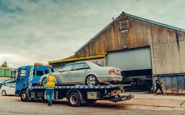 再快的86也追不上!这部奔驰S600 AMG响似F1,不到100辆极罕有!-