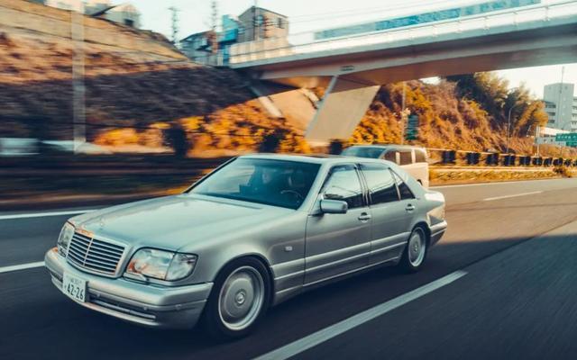 再快的86也追不上!这部奔驰S600 AMG响似F1,不到100辆极罕有!-