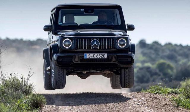 奔驰大G又火了!故宫门前搞摆拍,网友:谁允许进的?-