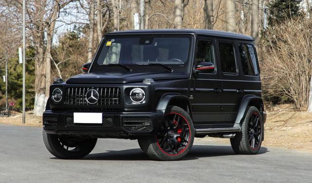 奔驰大G又火了!故宫门前搞摆拍,网友:谁允许进的?-