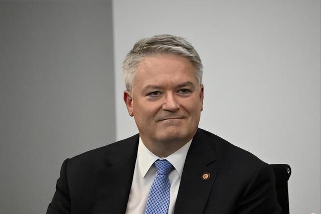 梅赛德斯-奔驰CEO:中欧美“紧密交织”,脱钩将让德产业面临风险-