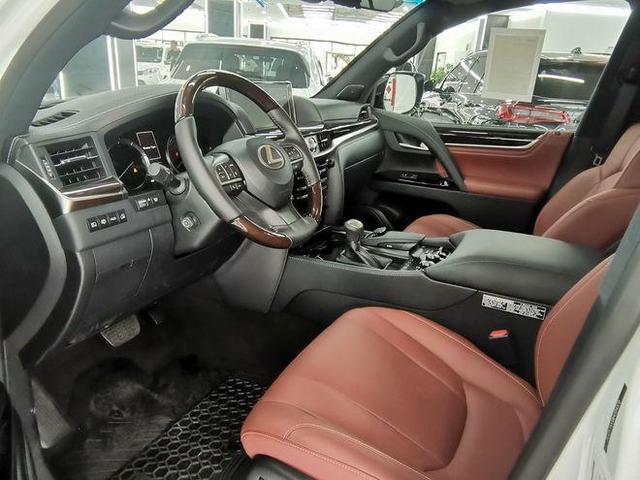 130万没要奔驰GLS而买了雷克萨斯LS570，内行人：开起来就知道-