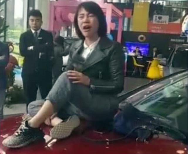 西安奔驰维权女命途多舛，先是公司被查封，然后却又喜从天降-