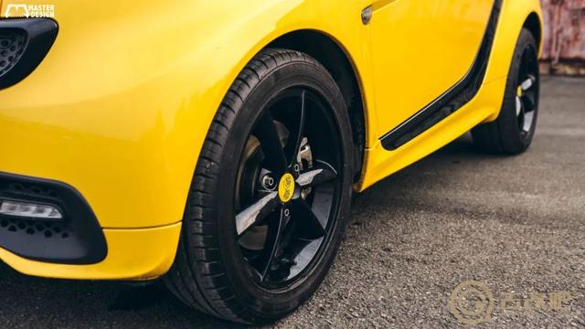 「原创案例」奔驰SMART小黄人限定版改装，让你的座驾放大招！-