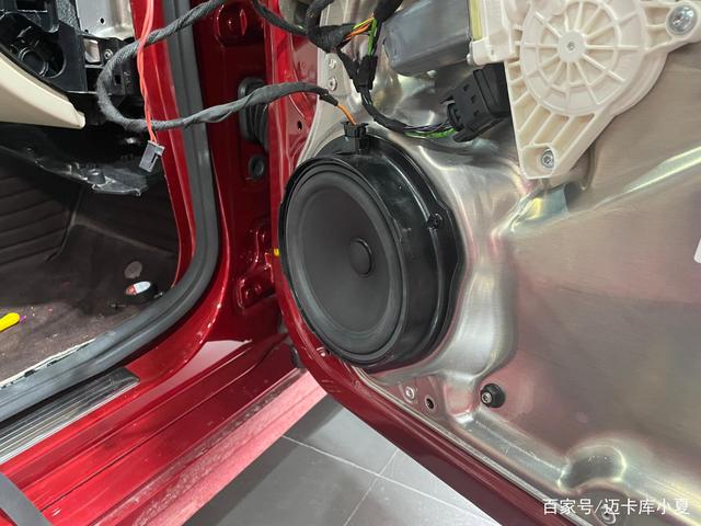 奔驰CLS320改装哈曼卡顿音响，“苍老师”也需要高配置-