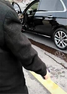 ​结婚当天还撞车？保时捷718撞上奔驰婚车，气囊全开，机油洒一地