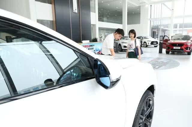 奔驰女车主继维权后又上热搜？因违约，被告上法庭，当事人不在乎-