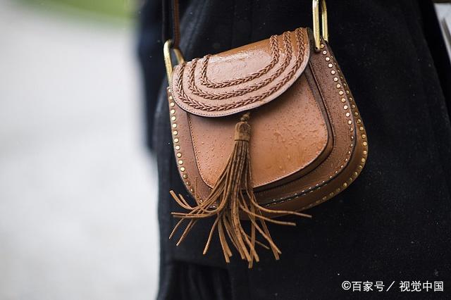 奔驰开上天桥是耻是荣？-