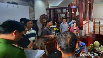 越南乡干部杀害老婆侄子,自导自演一场车祸,家人还为他举行葬礼