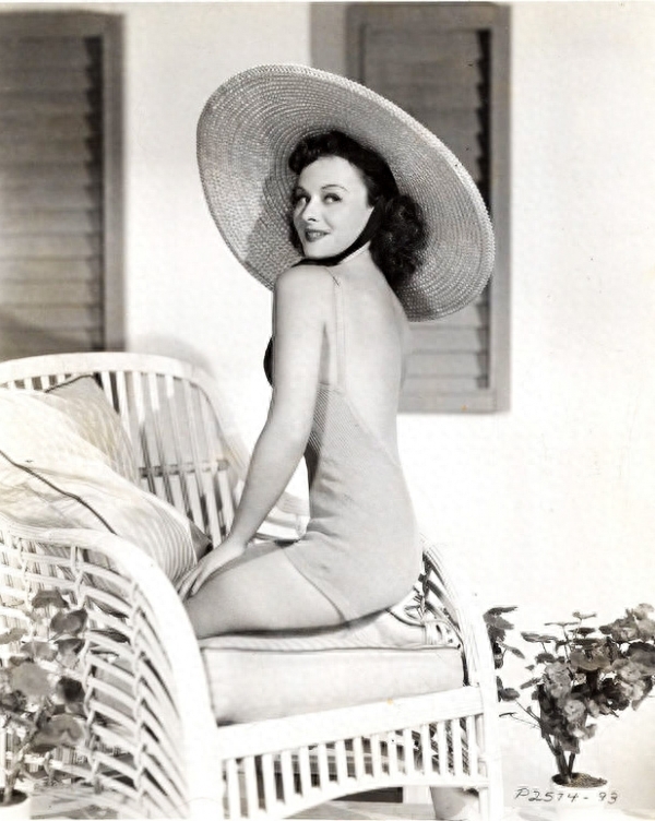 老照片:好莱坞女明星宝莲·高黛