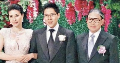 霍震霆为郭晶晶颁奖视频(霍震霆为郭晶晶颁奖视频在线观看)