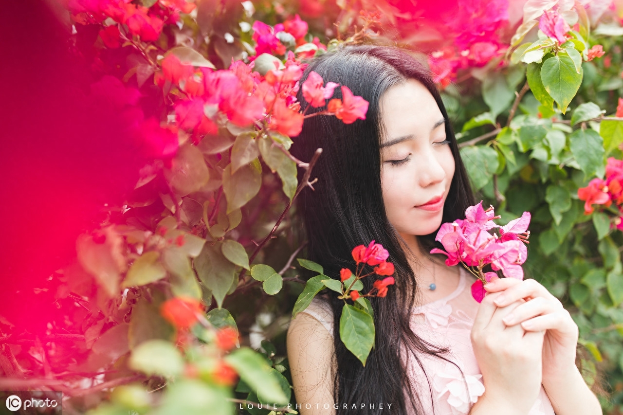 《爱情保卫战》这个节目里的情侣是真实的还是演员演的?