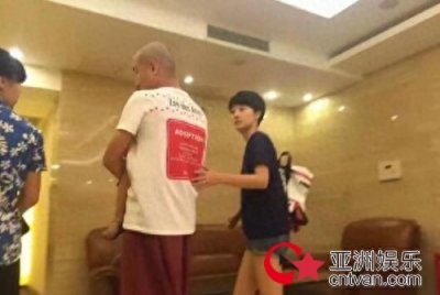 文章光头抱女儿 雪豹文章版剧情介绍 文章油泼面事件怎么回事?