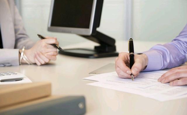 车主花32万买到全损事故的二手车,获得了退1赔3-