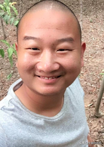 网红“阿GIAO桑”让你我都成为了小丑