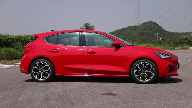 15万左右的车推荐新福克斯怎么样?-