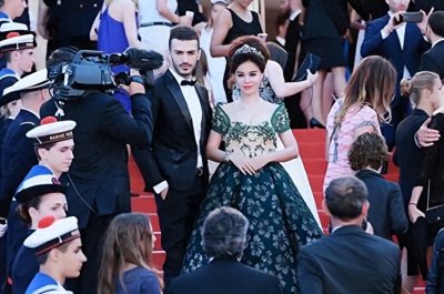 医美老板于文红:农村女逆袭身家百亿,4次离婚,45岁嫁25岁超模