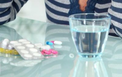 服药别用这些水送药!