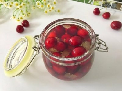 ​做果酒放白酒吗(果酒怎么酿造不放白酒)