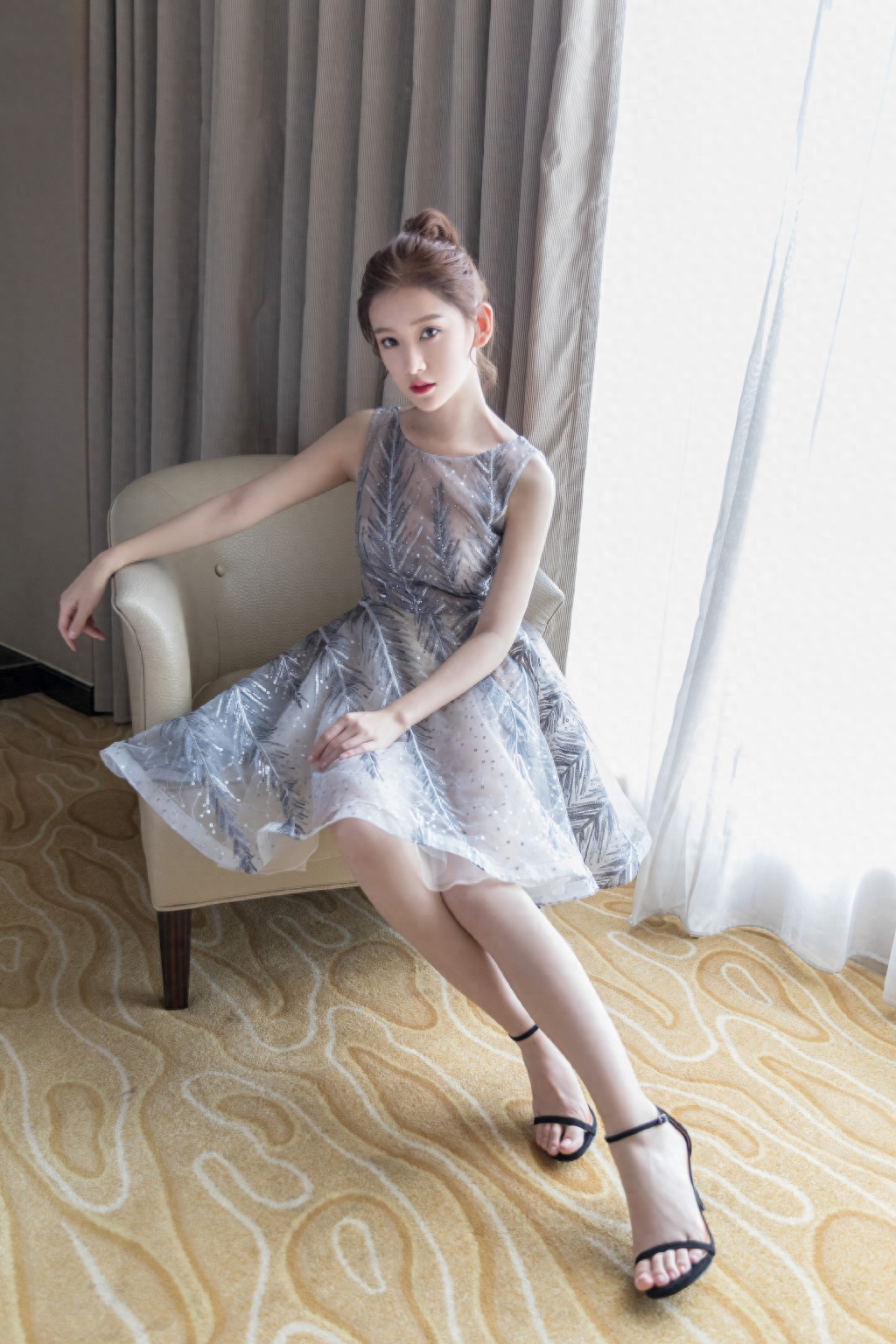 《全职高手》李沐宸饰演唐柔来了 每一张手机桌面如此仙气甜美哈