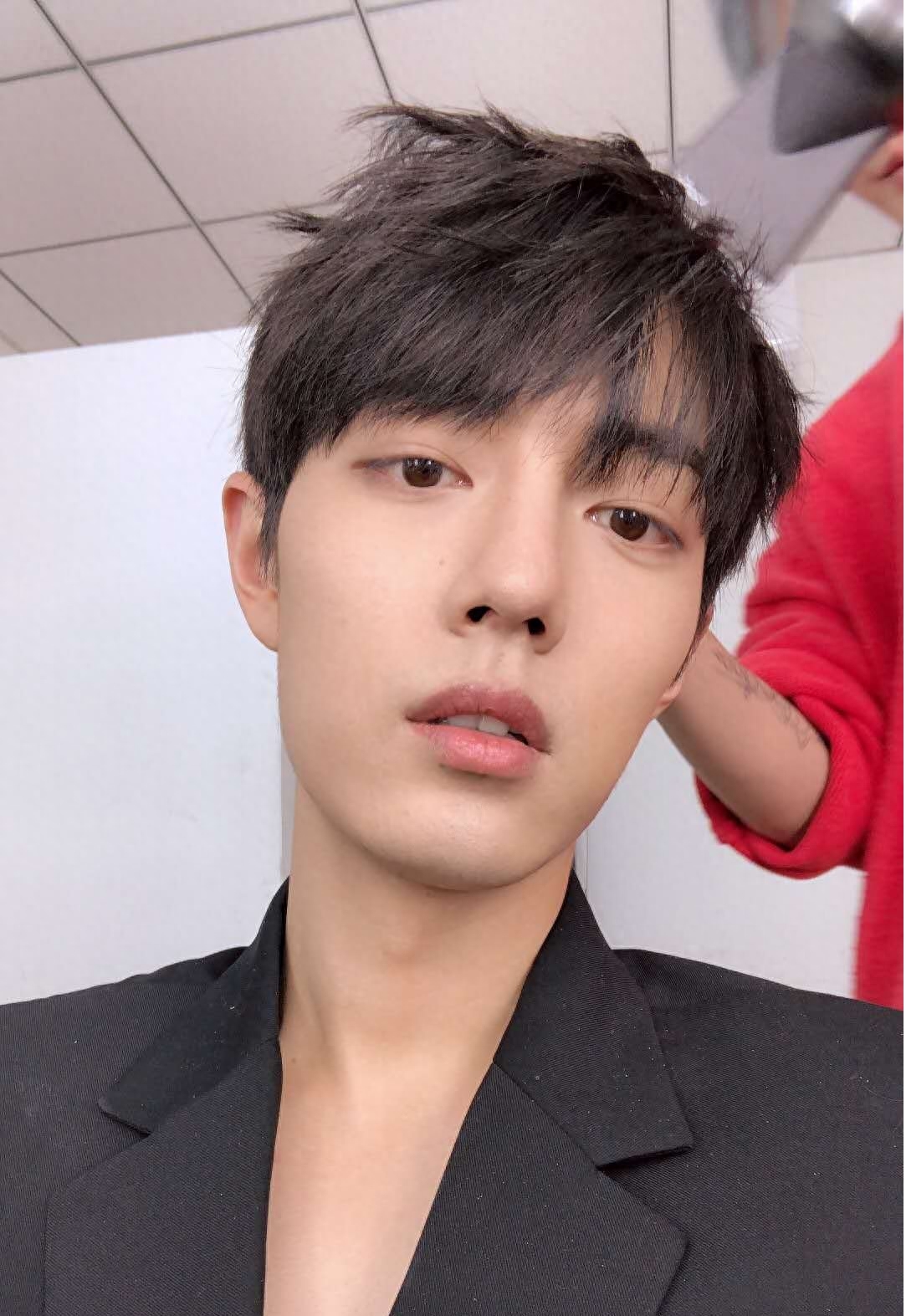 X玖少年团几位成员参演《哦!我的皇帝陛下》,我只认识肖战!