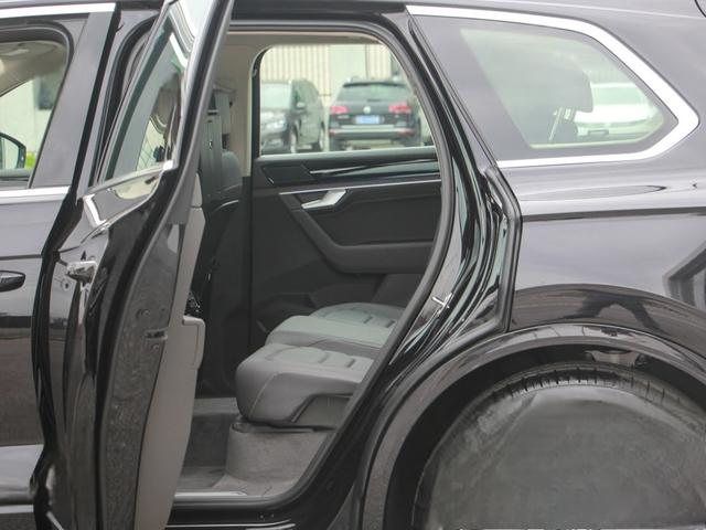 2011款 途锐 3.0T空间怎么样 途锐购车手册-