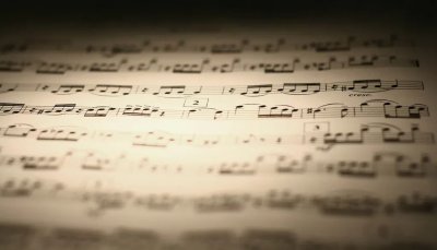 ​唱歌跑调是天生的吗 ，是因为嗓子，还是脑子？