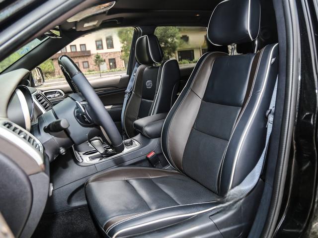 2012款 3.6L 大切诺基 自动版 5座空间怎么样 大切诺基购车手册-