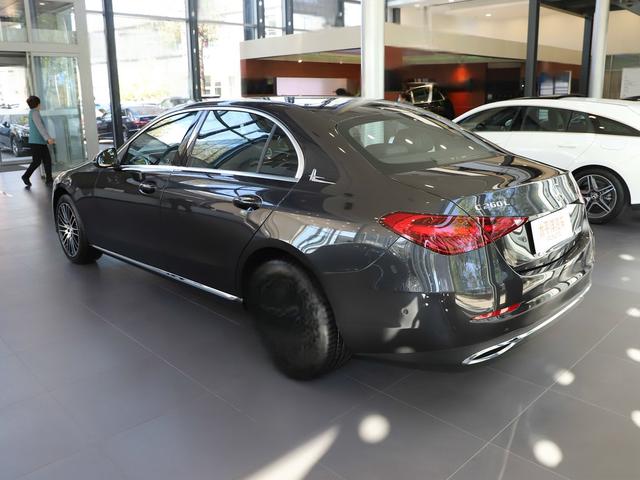 2021款 C 300 L 运动版 奔驰C级空间怎么样 奔驰C级购车手册-