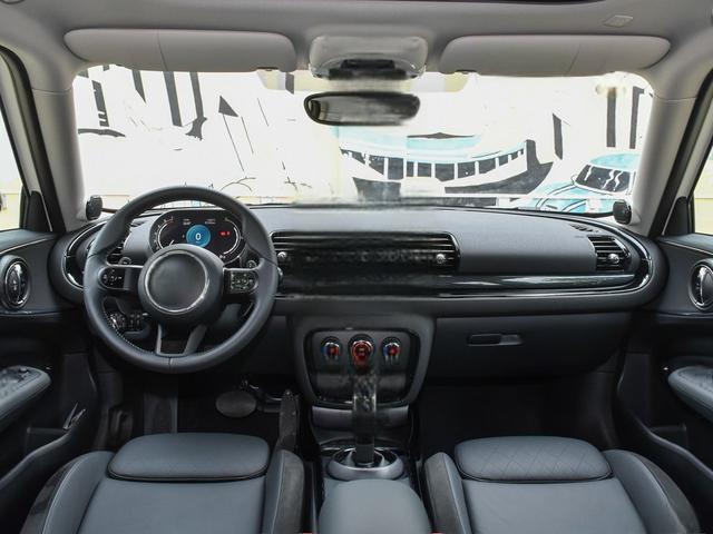 2011款 1.6L ONE MINI CLUBMAN空间怎么样 MINI CLUBMAN购车手册-