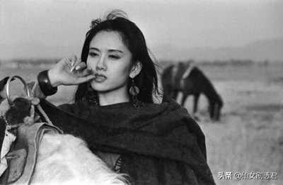 有种执着叫杨丽萍,告别两次婚姻,63岁流泪不是因孤身一人