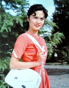 ​韩月乔个人资料简介：：从“微笑女神”到知名画家，她的励志人生