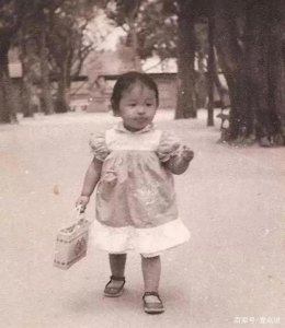 韩红个人简介及资料大全(6岁失去父亲,9岁母亲改嫁,与奶奶生活出租房)