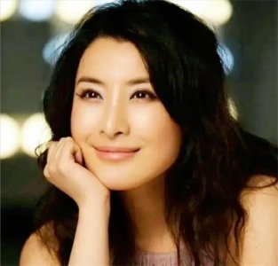 王雅捷的个人资料:被赵本山捧红后,为何拒其上春晚邀请?