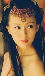 唐嫣个人资料简介(唐嫣的经历,罗晋的出现拯救了她之前经历的伤痛)