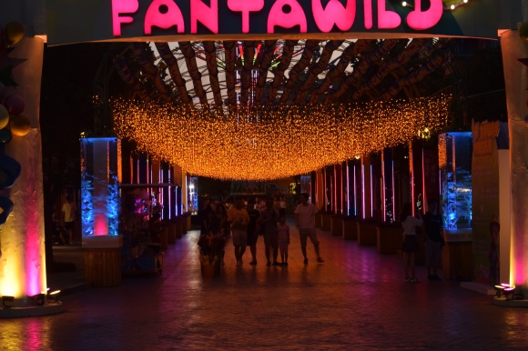 出发,青岛方特梦幻王国夜场