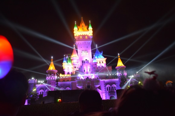 出发,青岛方特梦幻王国夜场