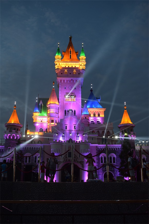 出发,青岛方特梦幻王国夜场