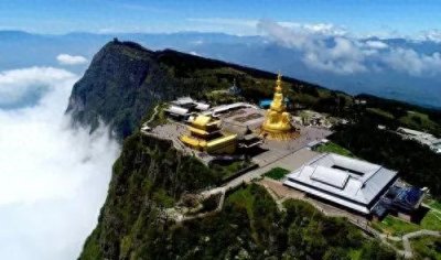 峨眉山金顶四大奇观:佛光、云海、日出、圣灯