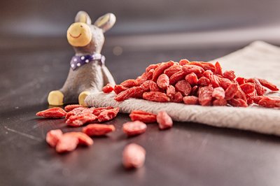 ​喝枸杞茶的好处 90后男子每天用枸杞泡水喝，一年后身体有何变化？医生讲给你听